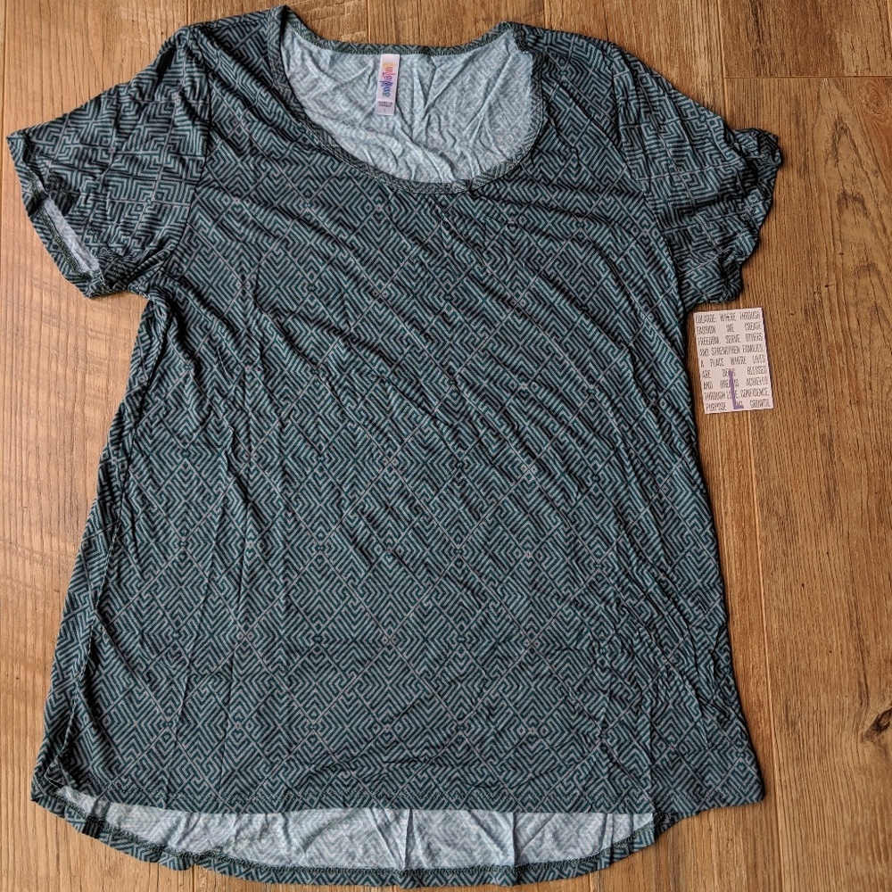 New Lularoe Classic tee